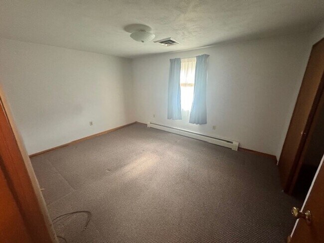 Building Photo - 2563 Gap View Rd