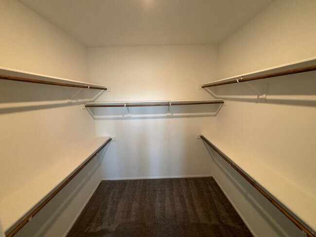 Building Photo - Charming 3-Bedroom Home with Spacious Back...