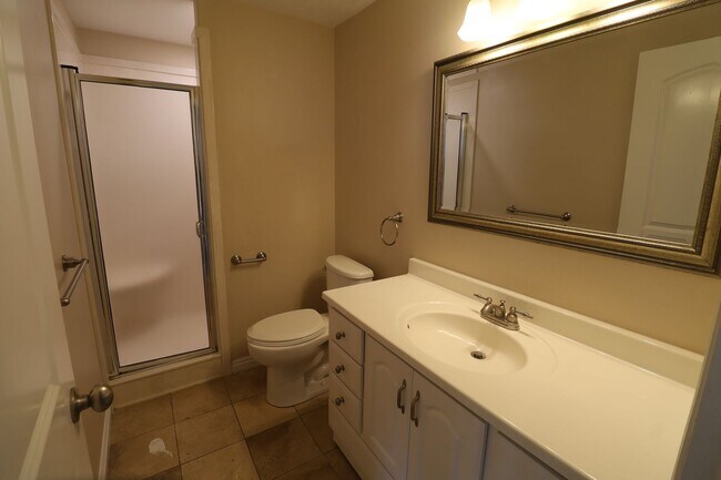 Building Photo - Large Pet Friendly House in the Foothills of Provo