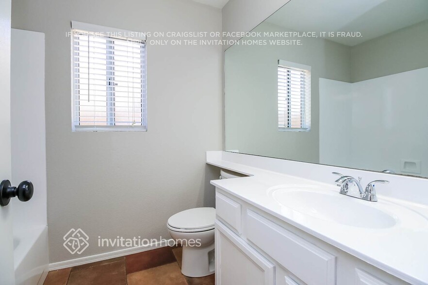 Building Photo - 538 W Country Estates Ave