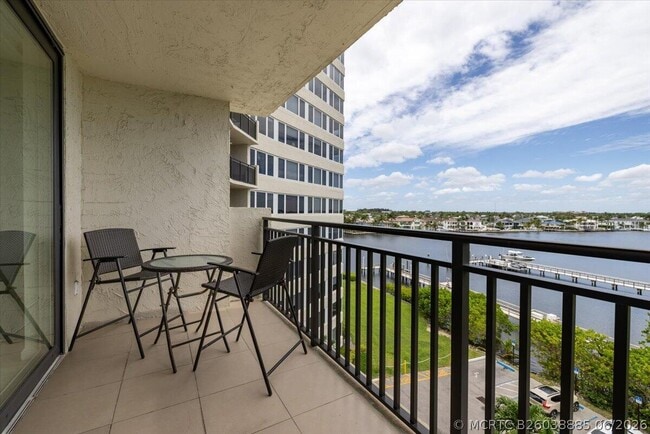 Building Photo - 3912 S Ocean Blvd