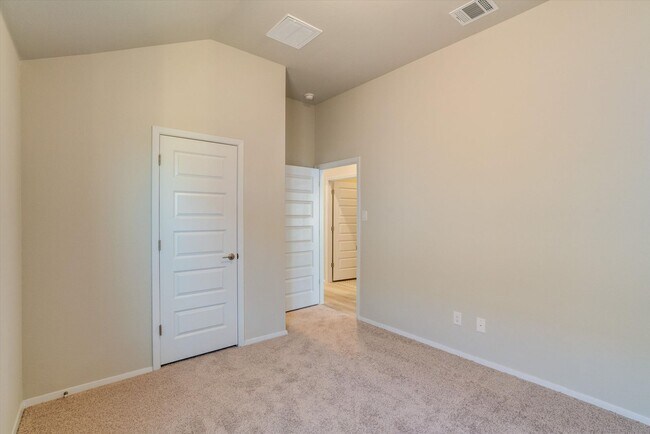 Building Photo - 5616 Respinto Dr