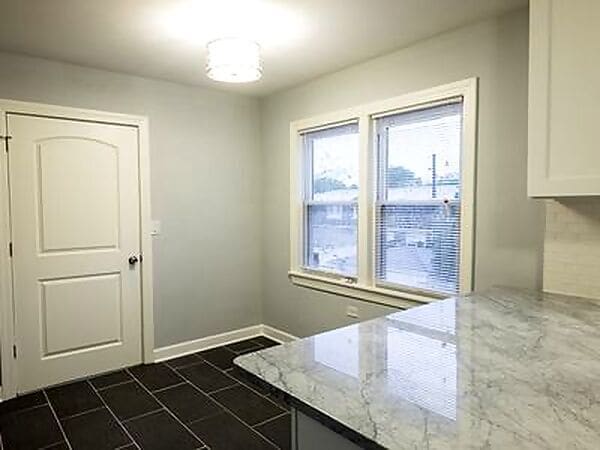 Building Photo - 2910 W Touhy Ave