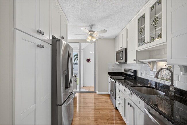 Building Photo - 1071 Sugar Sands Blvd