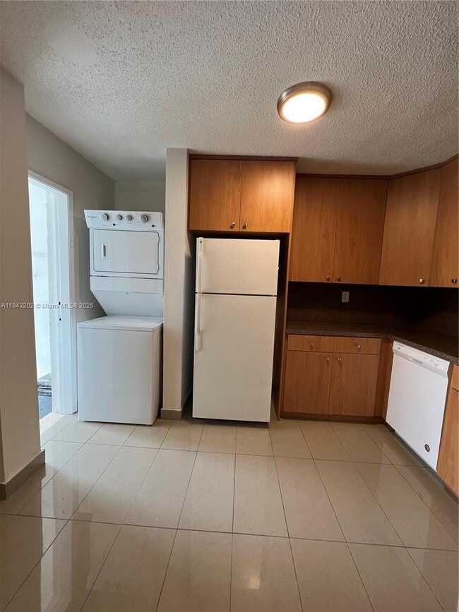 Building Photo - 7500 SW 153rd Ct