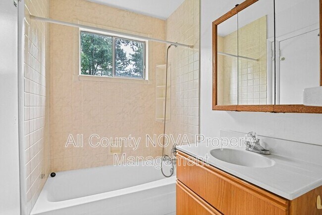 Building Photo - 8108 Timber Valley Ct