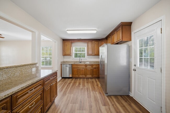 Building Photo - 5109 James St