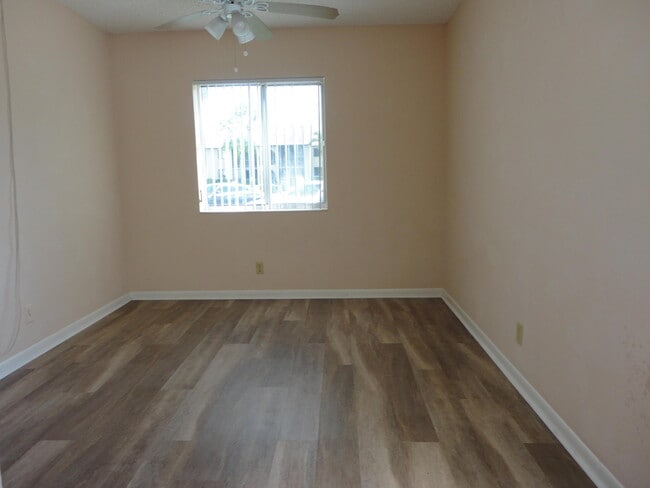 Building Photo - 534 Shady Pine Way
