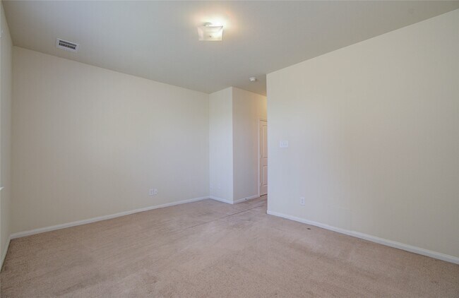 Building Photo - 10410 Solitude Way