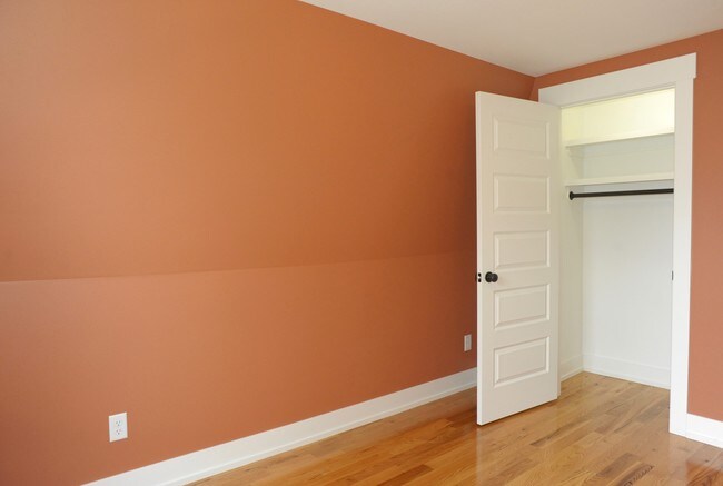 Building Photo - 1424 Sigsbee St SE