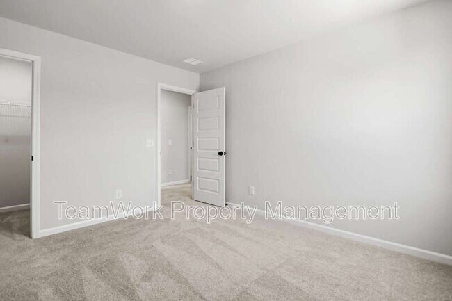 Building Photo - 376 Tiliwa St