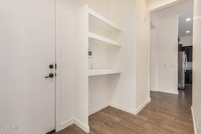 Building Photo - 9320 S 55th Pl