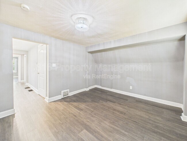 Building Photo - 701 W Kansas St