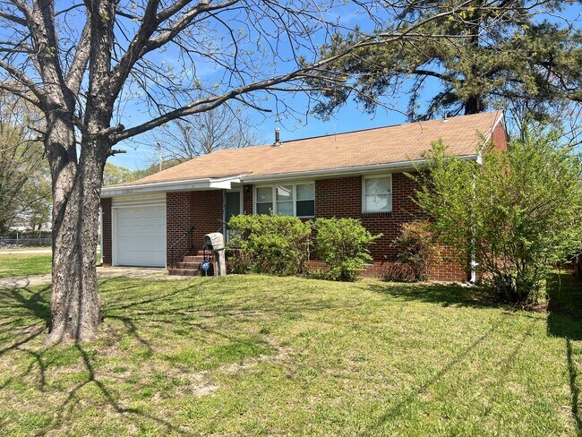 Building Photo - 718 Powhatan Pkwy