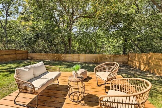 Building Photo - 6204 Wagon Bend