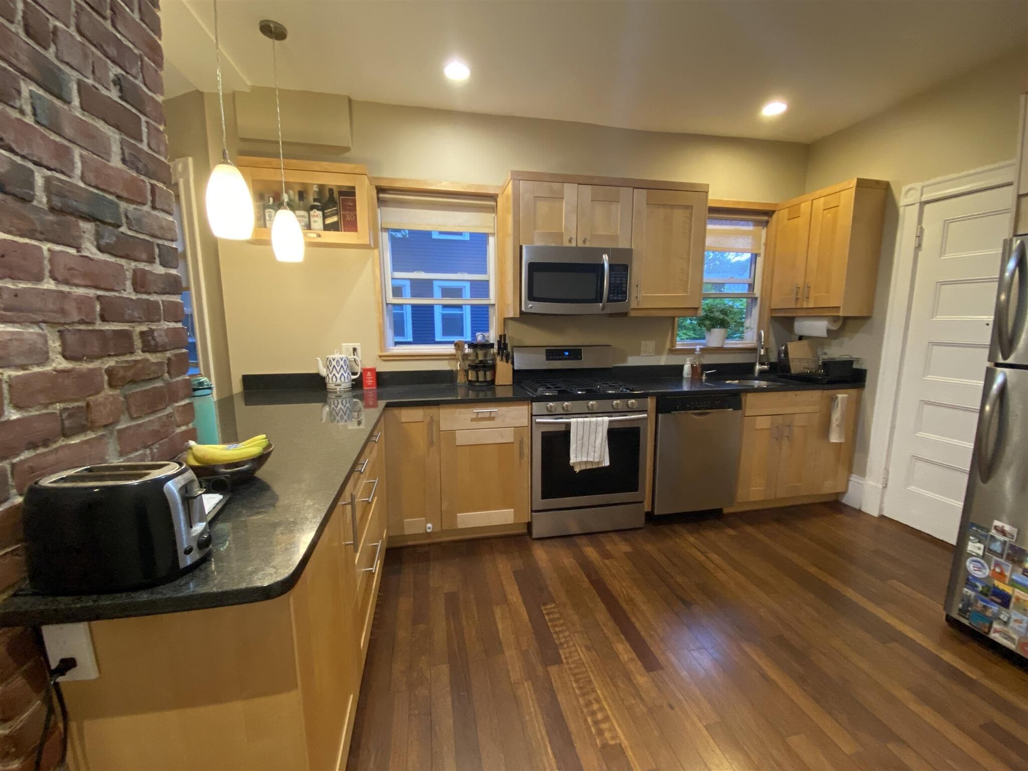 Building Photo - 217 Harvard St