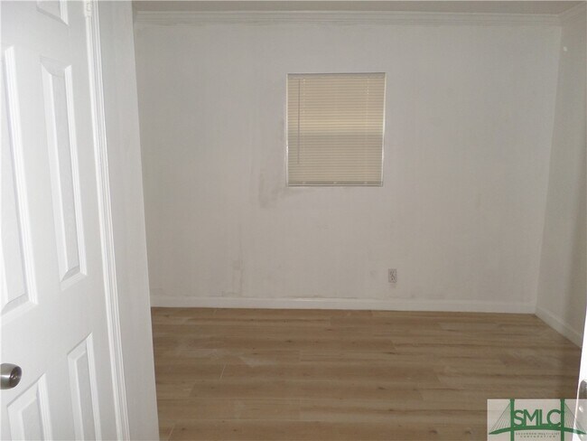 Building Photo - 632 W 42nd St