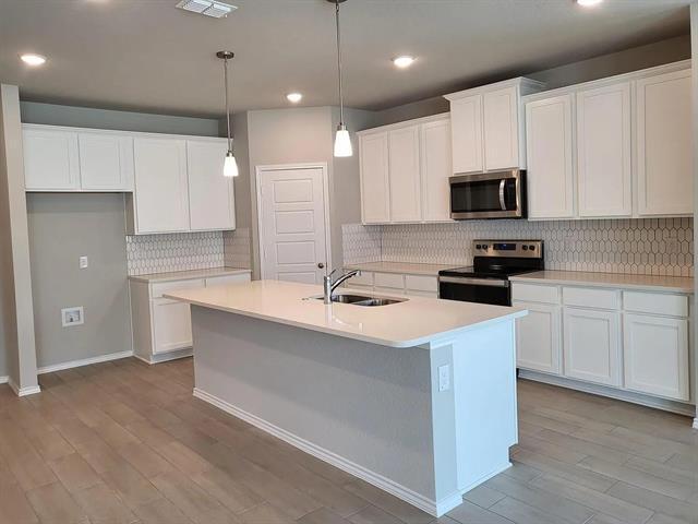 Building Photo - 5913 Hopkins Dr