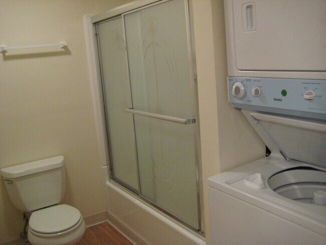 Building Photo - 440 S State St, Unit F6