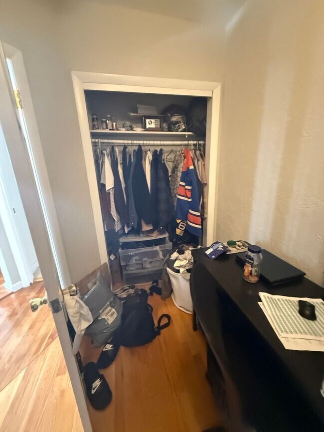 Building Photo - Check out this 2 bed in the North End...