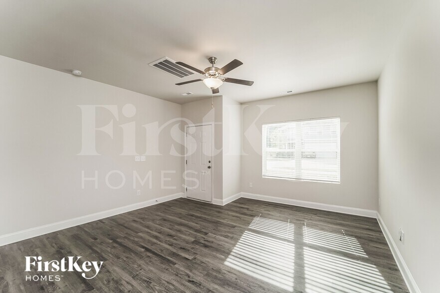 Building Photo - 2823 Curbstone Ln