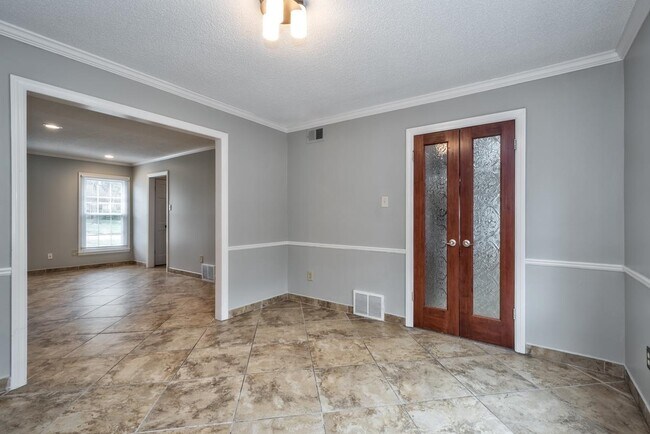 Building Photo - 2598 Cedar Ridge Dr