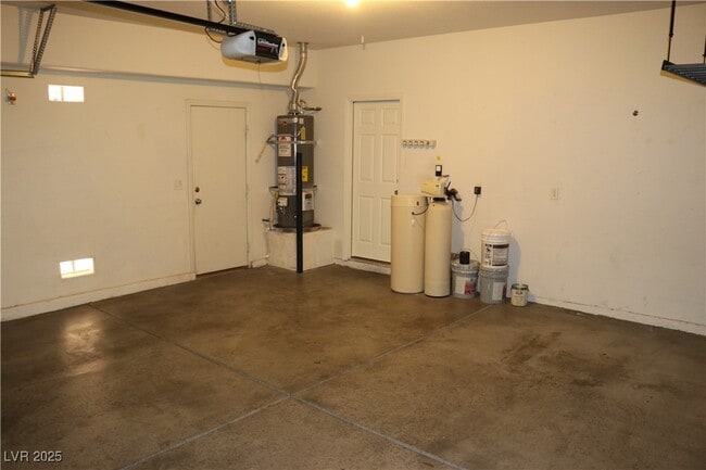 Building Photo - 3764 Bowers Hollow Ave