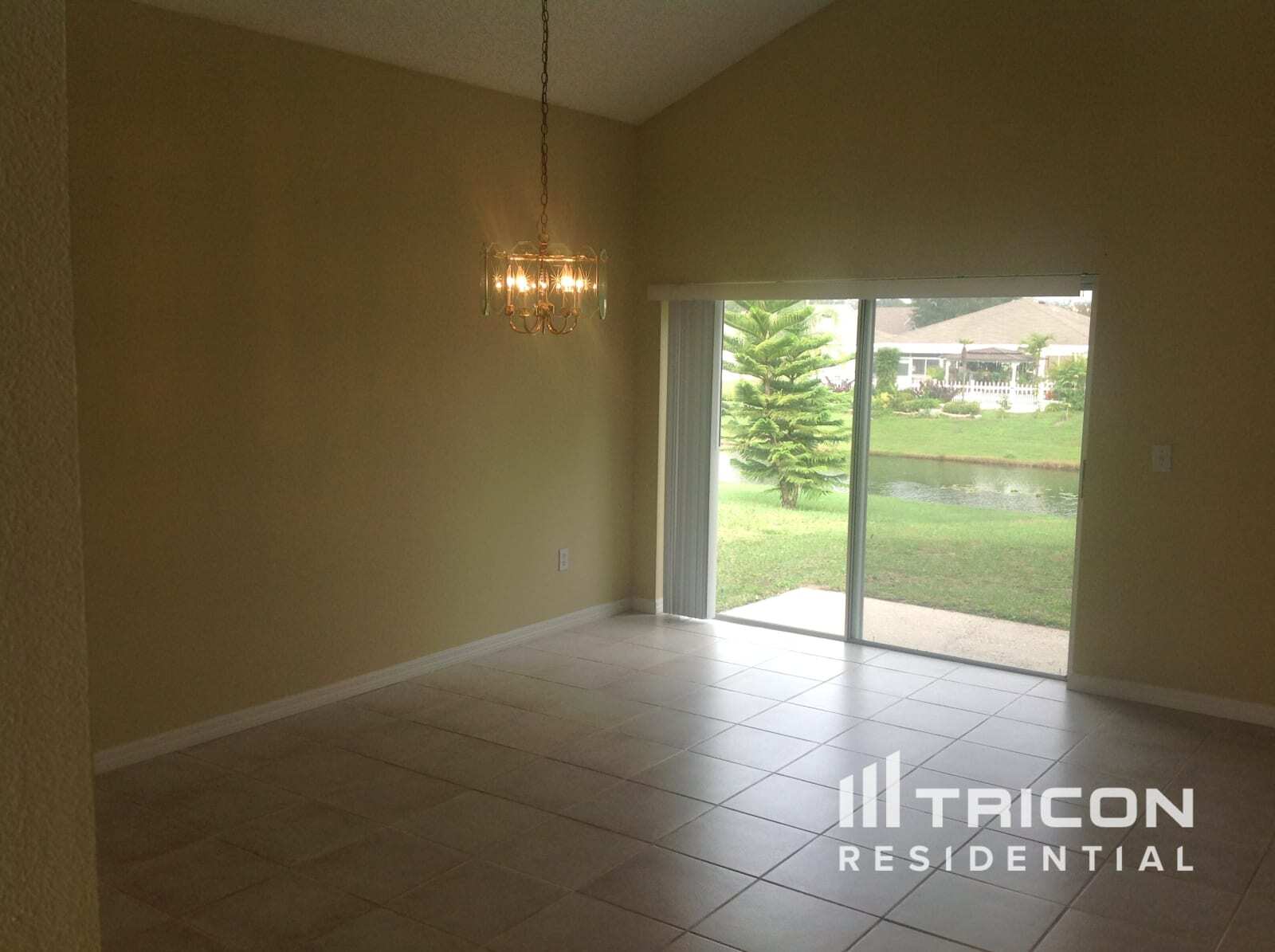 Building Photo - 13445 Beechberry Dr