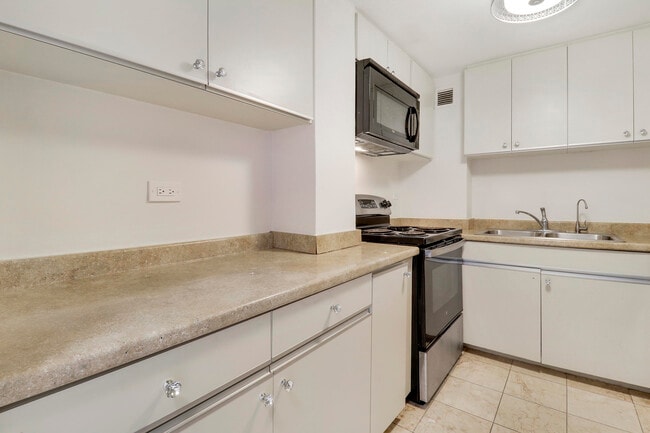 Building Photo - 2800 N Flagler Dr
