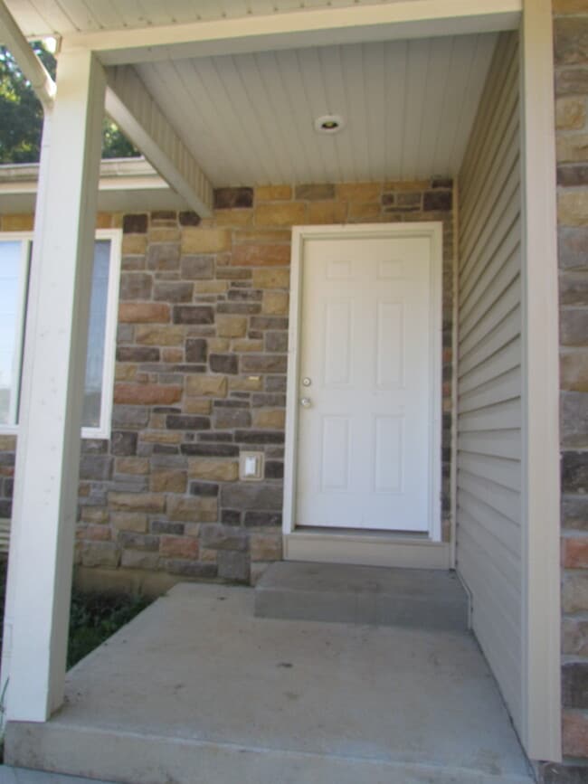 Building Photo - Available February 27th!!