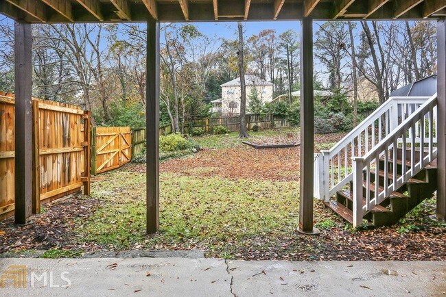 Building Photo - 2091 Cavanaugh Ave SE