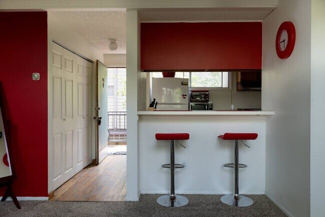 Building Photo - Cozy 1B/1B Condo off Canyon in Downtown Boulder - Available May 8!