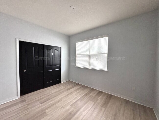 Building Photo - 11860 Thatcher Ave