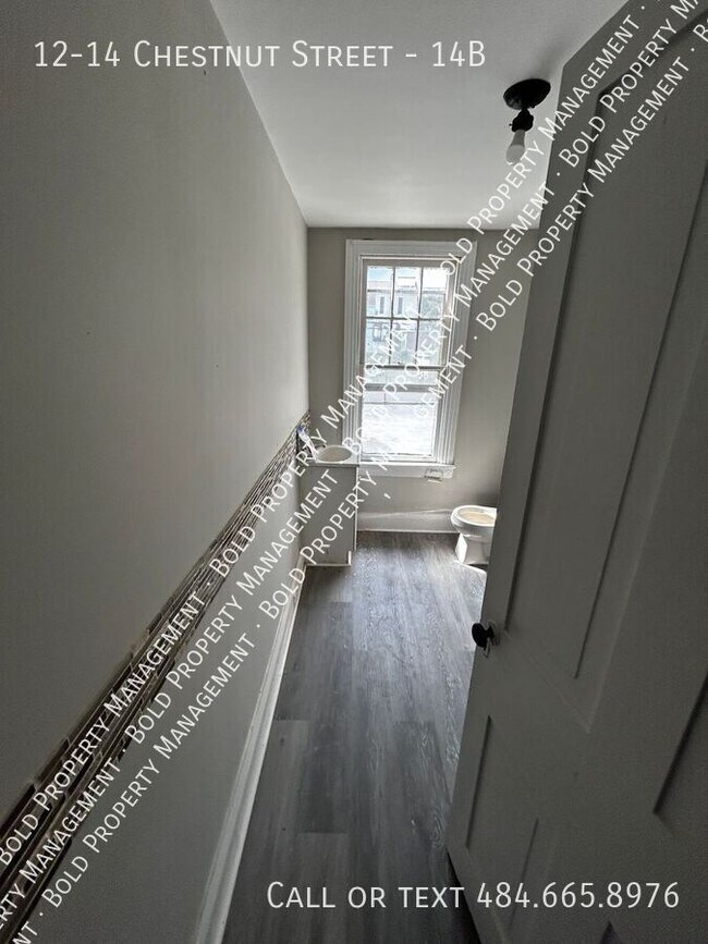 Building Photo - 12-14 Chestnut Street-14B