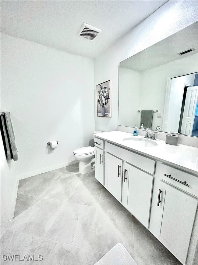 Building Photo - 14211 Heritage Landing Blvd