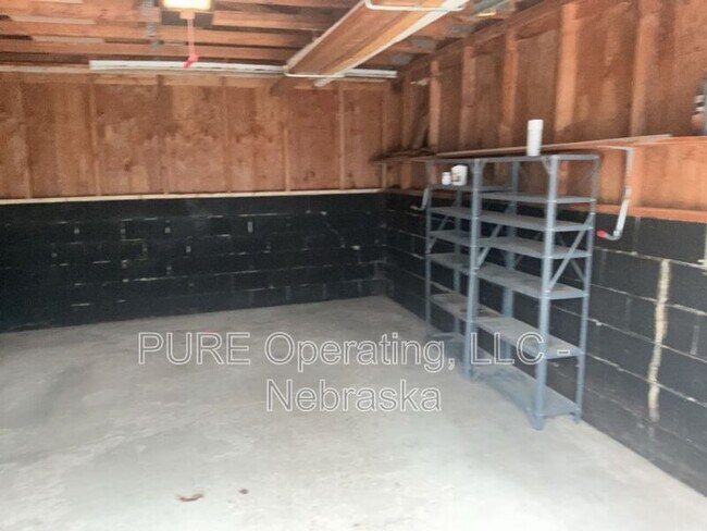 Building Photo - 5012 Burt St