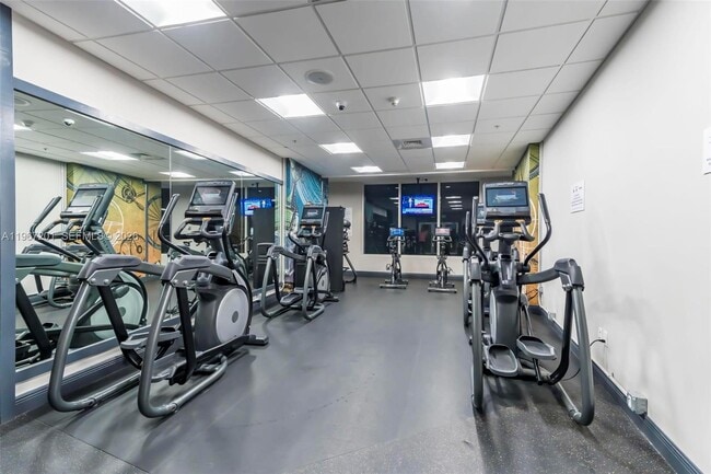 Building Photo - 1750 N Bayshore Dr