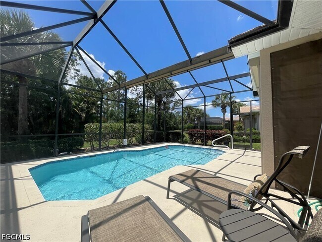 Building Photo - 10630 Camarelle Cir