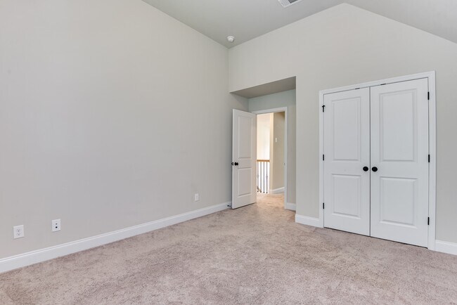 Building Photo - 4050 Stowe Dr
