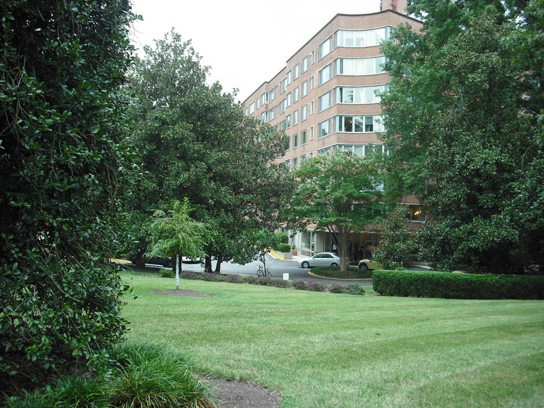4200 Cathedral Ave NW DC - 4200 Cathedral Ave NW