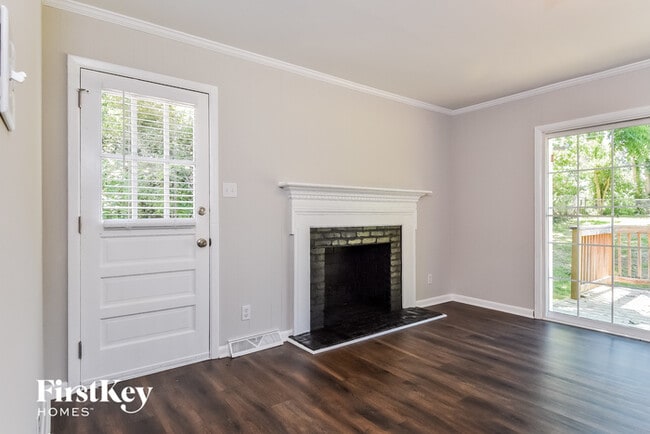 Building Photo - 2314 Killarney Dr