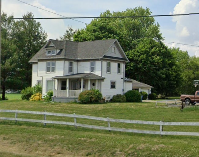 Primary Photo - 1371 W Backbone Rd