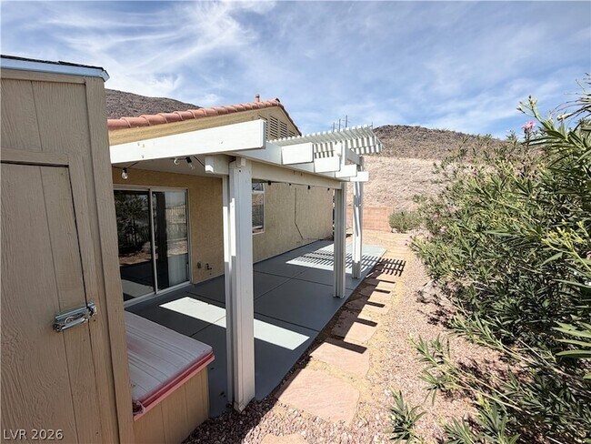 Building Photo - 374 Yacht Ave