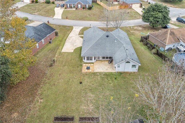 Building Photo - 8171 Woodland Hills Dr