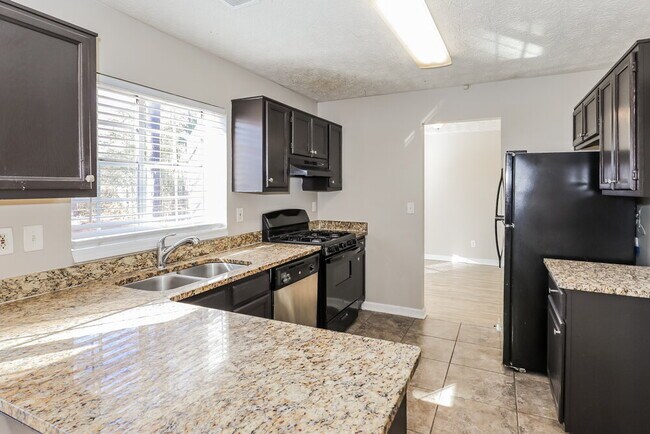 Building Photo - 1341 Birdsong Ln