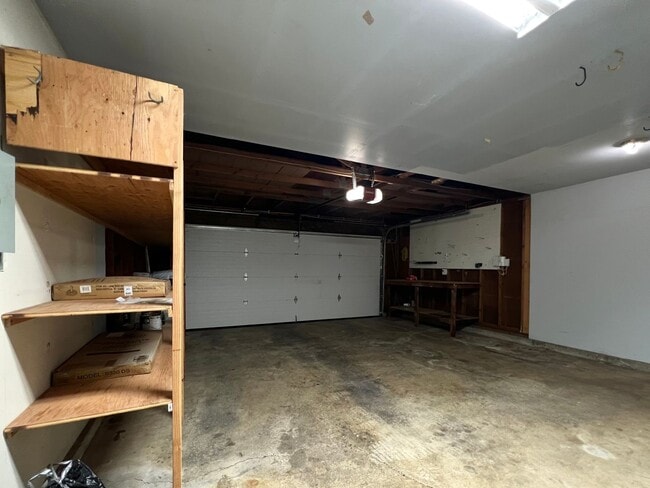 Building Photo - Charming 3-Bed, 2-Bath Retreat!