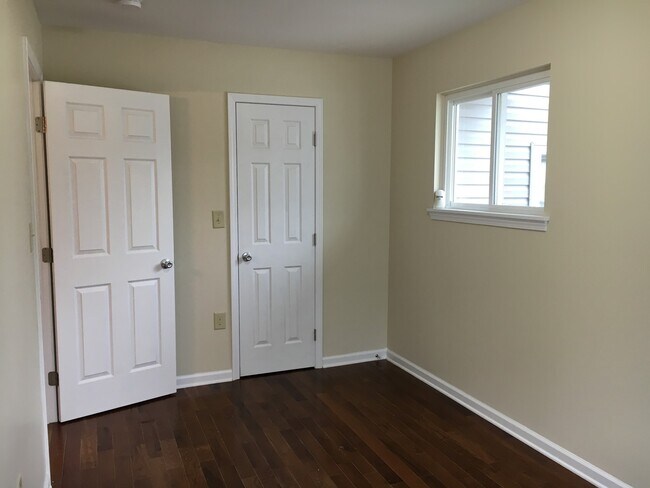 Building Photo - **BEAUTIFULLY REMODELED 2-BEDROOM HOME W/ 2-CAR GARAGE!!**