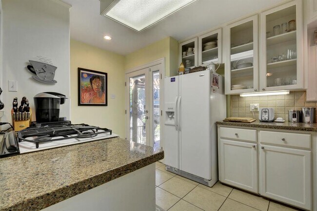 Building Photo - 4108 Sinclair Ave