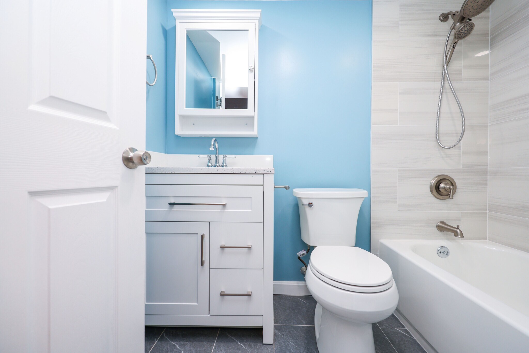 Building Photo - 85 Brainerd Rd