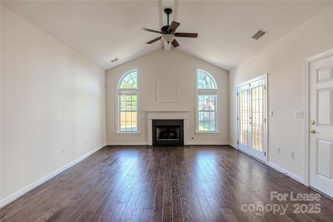 Building Photo - 8189 Windsor Ridge Dr